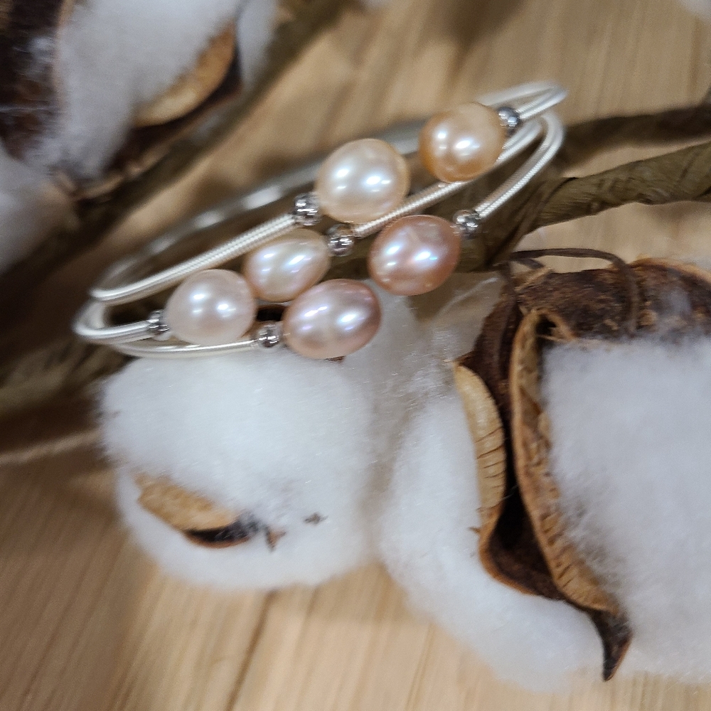 🩶🩷NEW🩶🩷 STUNNING!! Wire Wrapped Cotton Candy Freshwater Pearls in SILVER - Picture 6 of 11